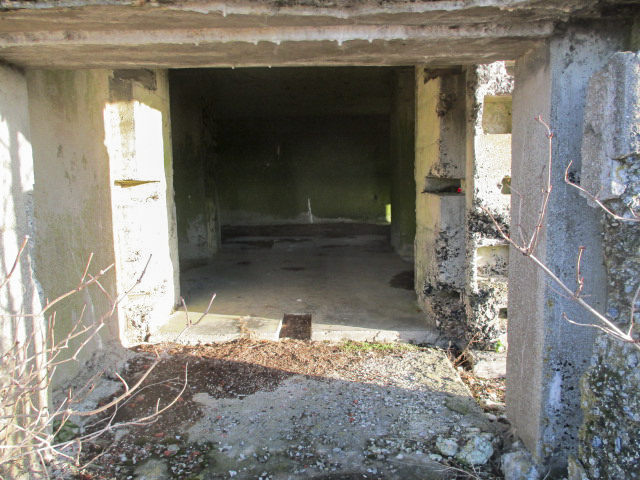 Ligne Maginot - A64 - QUATRE VENTS - (Blockhaus lourd type STG / STG-FCR - Double) - L'entrée du matériel et à droite, l'entrée du personnel - Smardz Félix