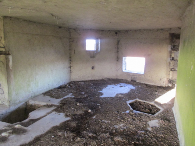 Ligne Maginot - A64 - QUATRE VENTS - (Blockhaus lourd type STG / STG-FCR - Double) - Chambre de tir antichar nord-ouest - Smardz Félix