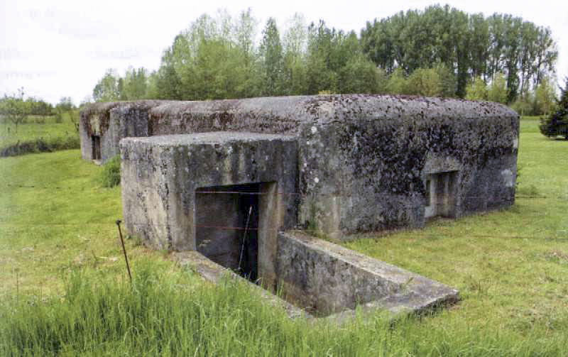 Ligne Maginot - THUN (PDS) - (Blockhaus pour arme infanterie) -  - J-L. AUBLET et S. MAINGUIN - www.attila-77250.fr