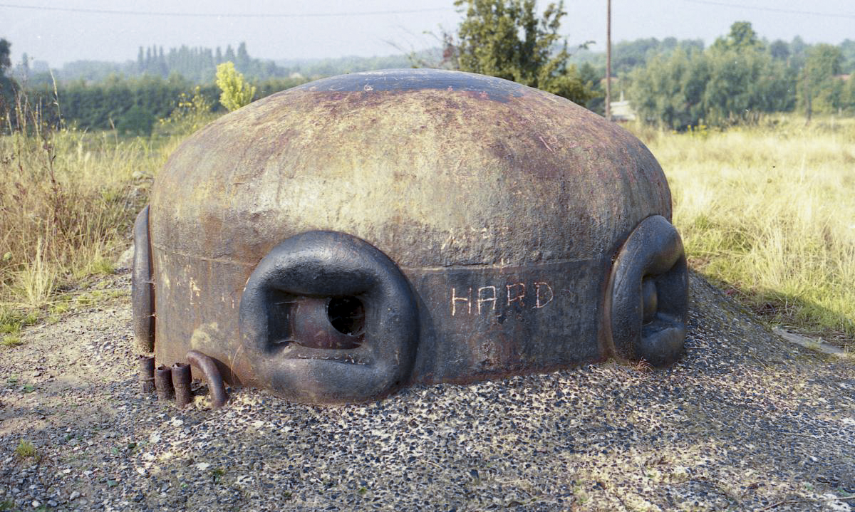 Ligne Maginot - CIMETIERE D'ESCAUPONT EST - C12 - (Casemate d'infanterie) -  - Valentin Hemmert