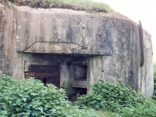 Ligne Maginot - CIMETIERE D'ESCAUPONT OUEST - C11 - (Casemate d'infanterie) -  - AALMA - www.lignemaginot.com