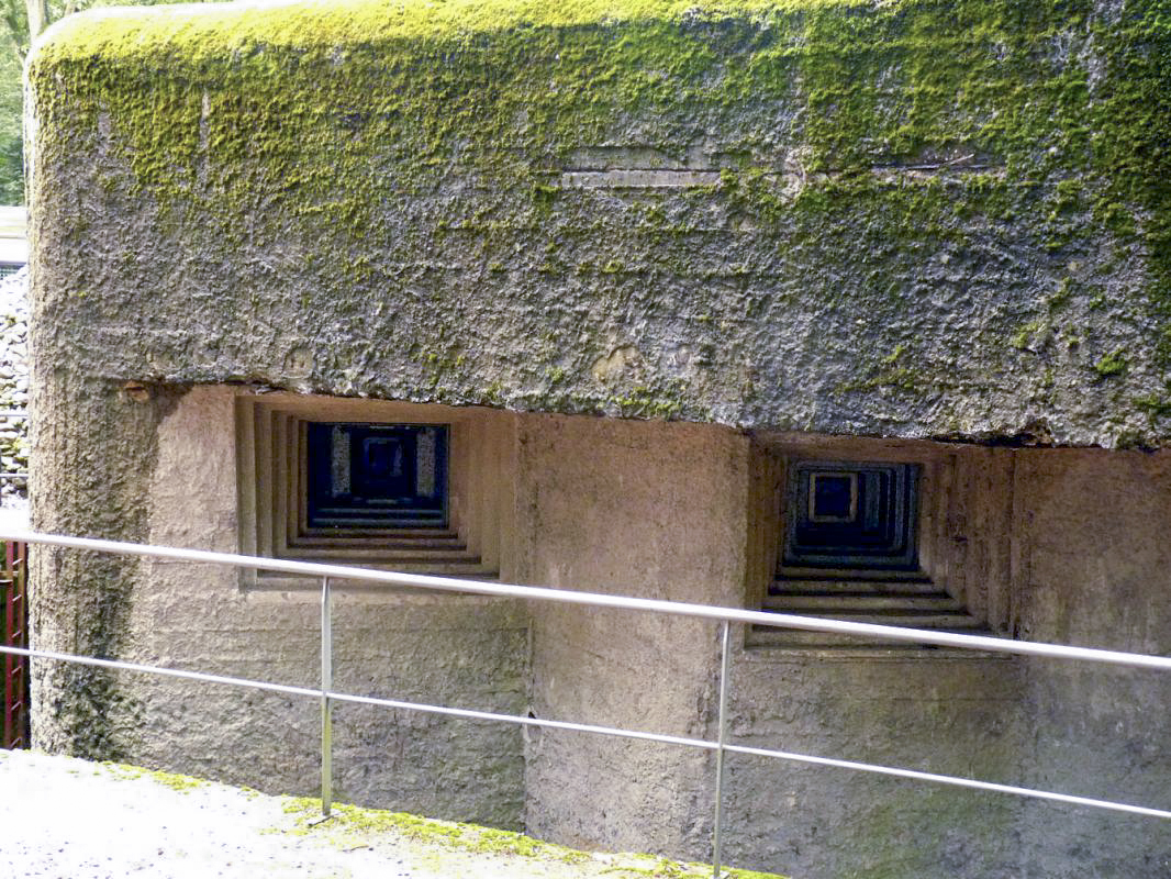 Ligne Maginot - CIMETIERE DU MONT DES BRUYERES - C2 - (Casemate d'infanterie) -  - JMBrams