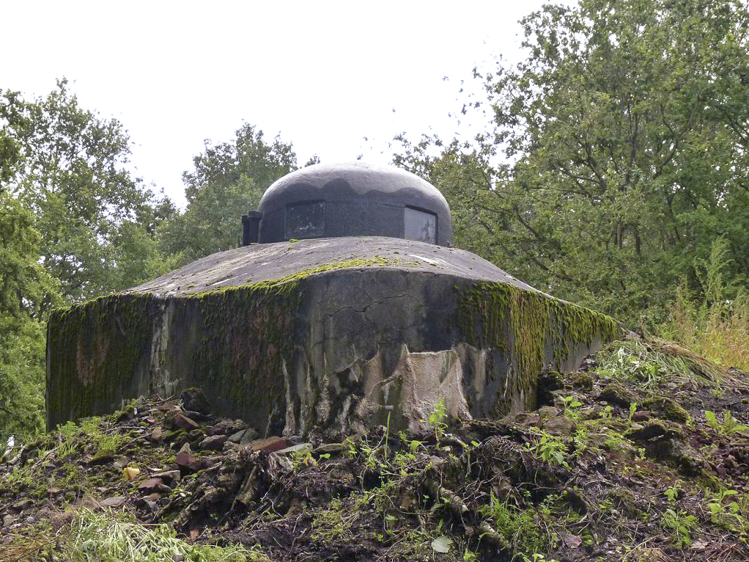 Ligne Maginot - CIMETIERE DU MONT DES BRUYERES - C2 - (Casemate d'infanterie) -  - JMBrams