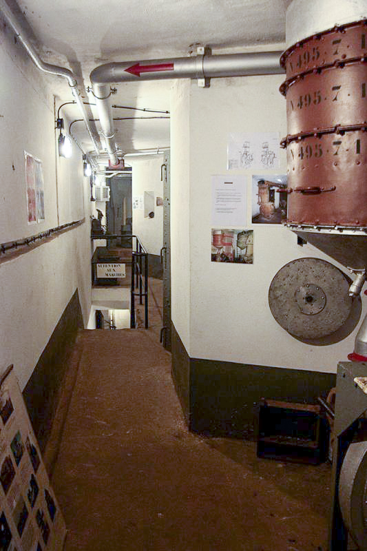 Ligne Maginot - CIMETIERE DU MONT DES BRUYERES - C2 - (Casemate d'infanterie) -  - JMBrams
