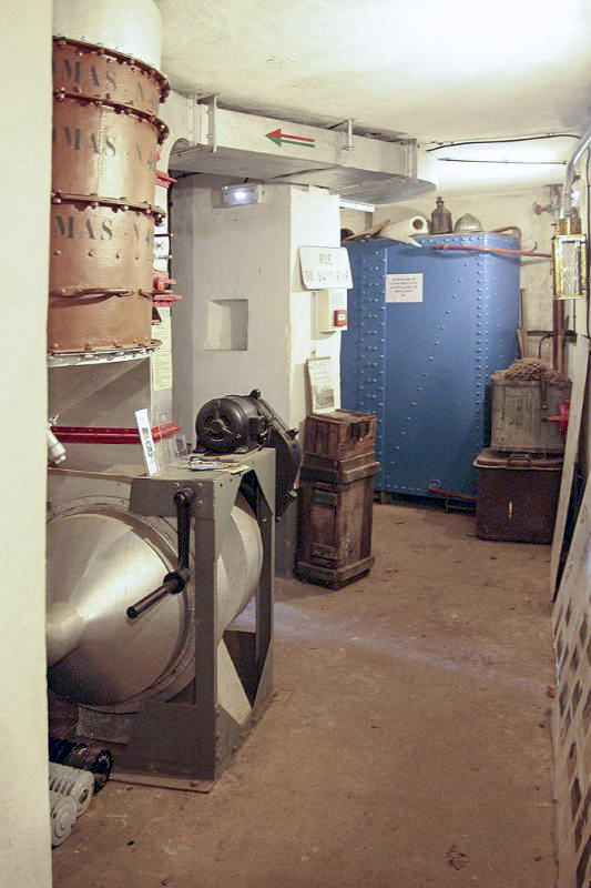 Ligne Maginot - CIMETIERE DU MONT DES BRUYERES - C2 - (Casemate d'infanterie) -  - JMBrams