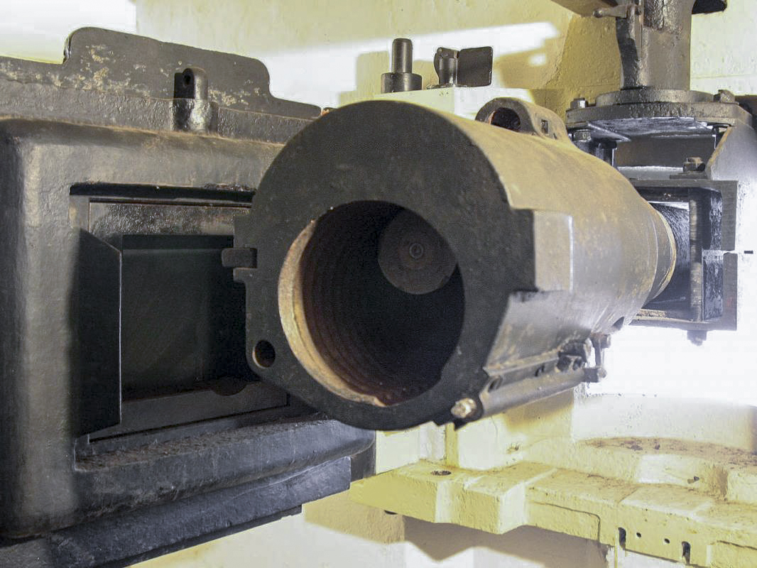 Ligne Maginot - CIMETIERE DU MONT DES BRUYERES - C2 - (Casemate d'infanterie) -  - JMBrams
