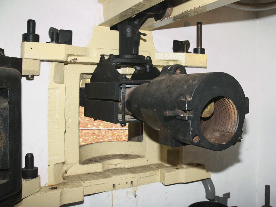 Ligne Maginot - CIMETIERE DU MONT DES BRUYERES - C2 - (Casemate d'infanterie) -  - JMBrams
