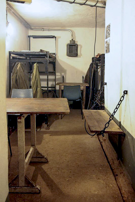 Ligne Maginot - CIMETIERE DU MONT DES BRUYERES - C2 - (Casemate d'infanterie) -  - JMBrams