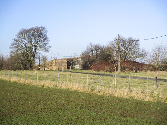 Ligne Maginot - ETH - (Ouvrage d'infanterie) - Bloc 2
Blockhaus visible de la rue de Cartignies se dirigeant vers Eth. - Smardz Félix