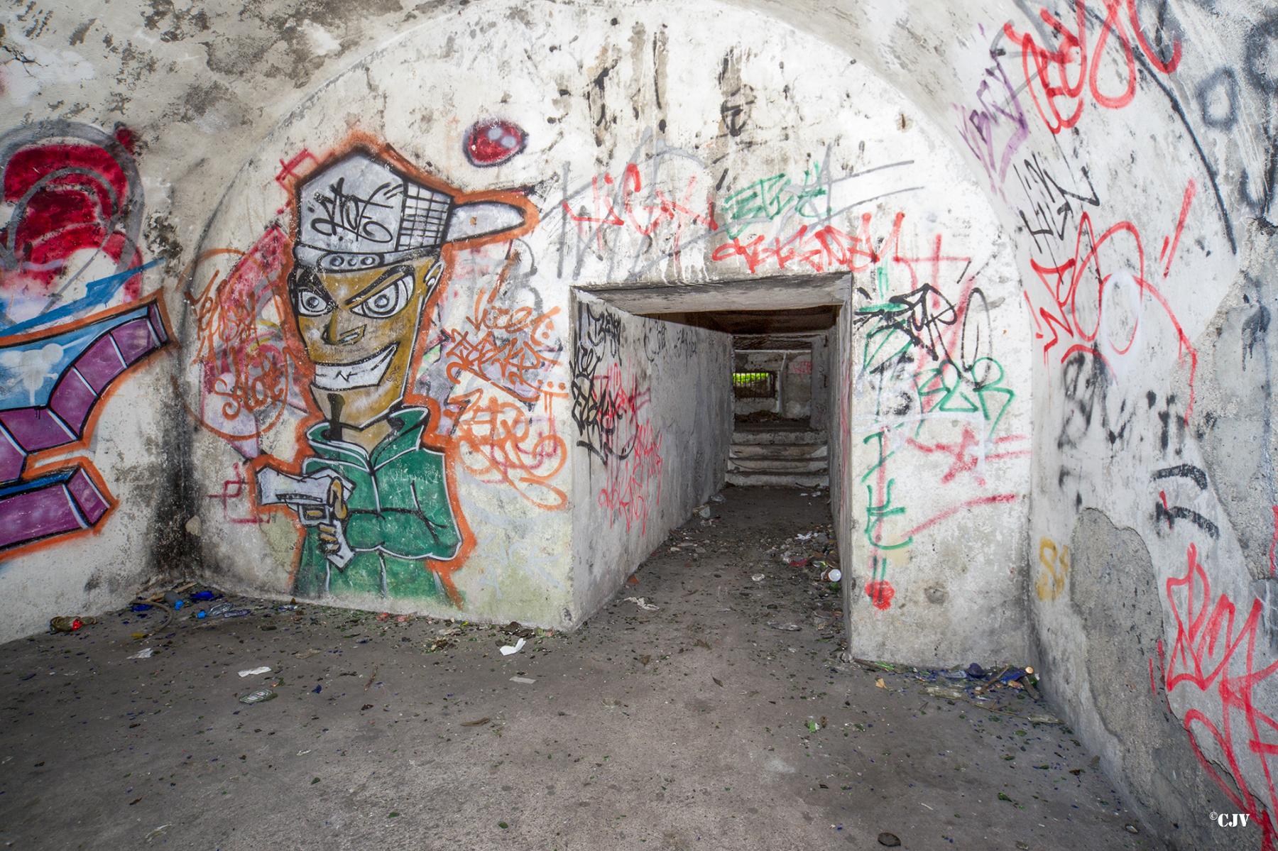 Ligne Maginot - B425 - CONDE 1 - (Blockhaus pour canon) - Couloir vers le blockhaus - Lia VERMEULEN