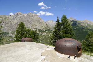 Ligne Maginot - ROCHE LA CROIX (RLC) - (Ouvrage d'artillerie) - Bloc 4
Observatoire
La cloche GFM  et la cloche VDP à l'arriére plan