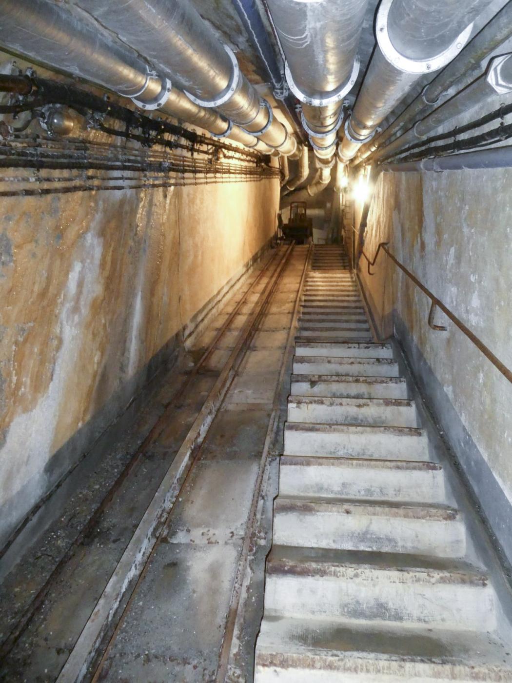 Ligne Maginot - SAINT OURS HAUT (SOH) - (Ouvrage d'artillerie) - Bloc 1
Plan incliné - Daniel ELLENA - Philippe CUNY