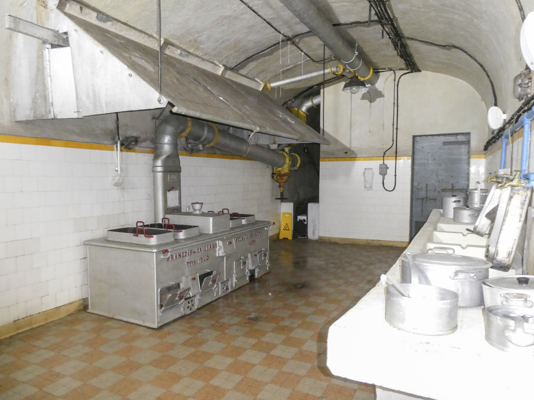 Ligne Maginot - SAINTE AGNES (SAG) - EO9 - (Ouvrage d'artillerie) - La cuisine - Daniel ELLENA - Philippe CUNY