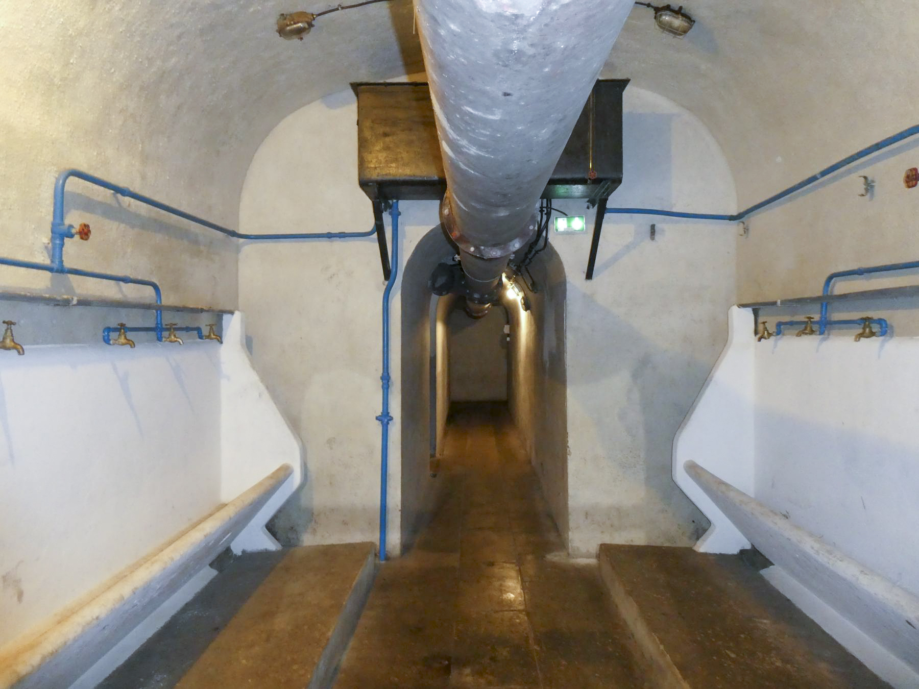 Ligne Maginot - SAINTE AGNES (SAG) - EO9 - (Ouvrage d'artillerie) - Les lavabos - Daniel ELLENA - Philippe CUNY