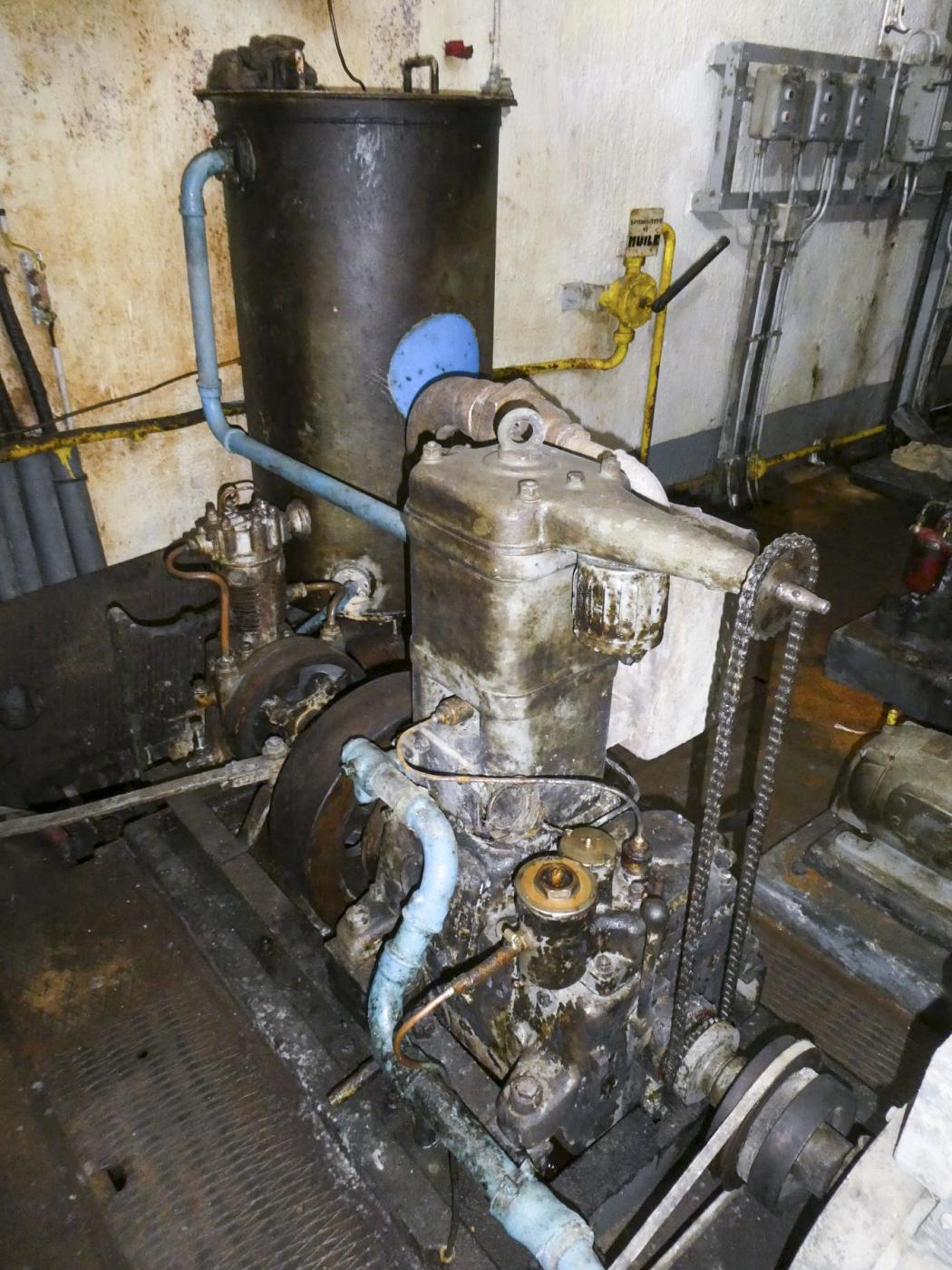 Ligne Maginot - SAINTE AGNES (SAG) - EO9 - (Ouvrage d'artillerie) - L'usine électrique
Système de refroidissement du CLM - Daniel ELLENA - Philippe CUNY