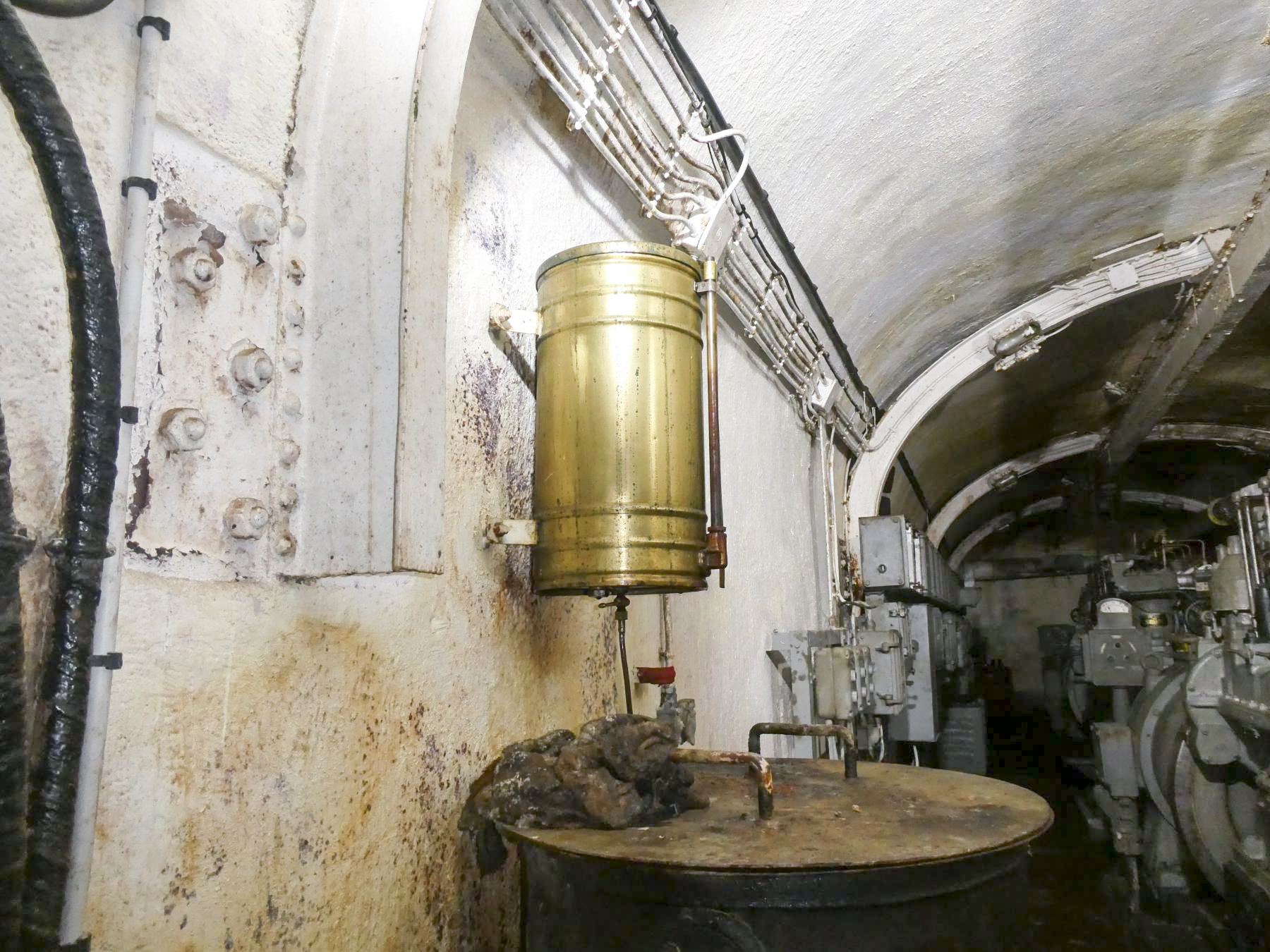 Ligne Maginot - SAINTE AGNES (SAG) - EO9 - (Ouvrage d'artillerie) - L'usine électrique
Réservoir journalier du CLM - Daniel ELLENA - Philippe CUNY