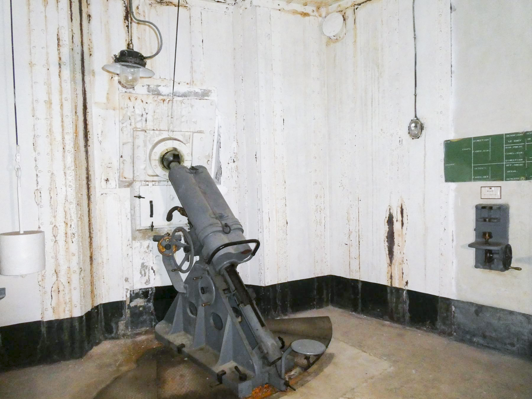 Ligne Maginot - SAINTE AGNES (SAG) - EO9 - (Ouvrage d'artillerie) - Bloc 2
Mortier de 81 - Daniel ELLENA - Philippe CUNY