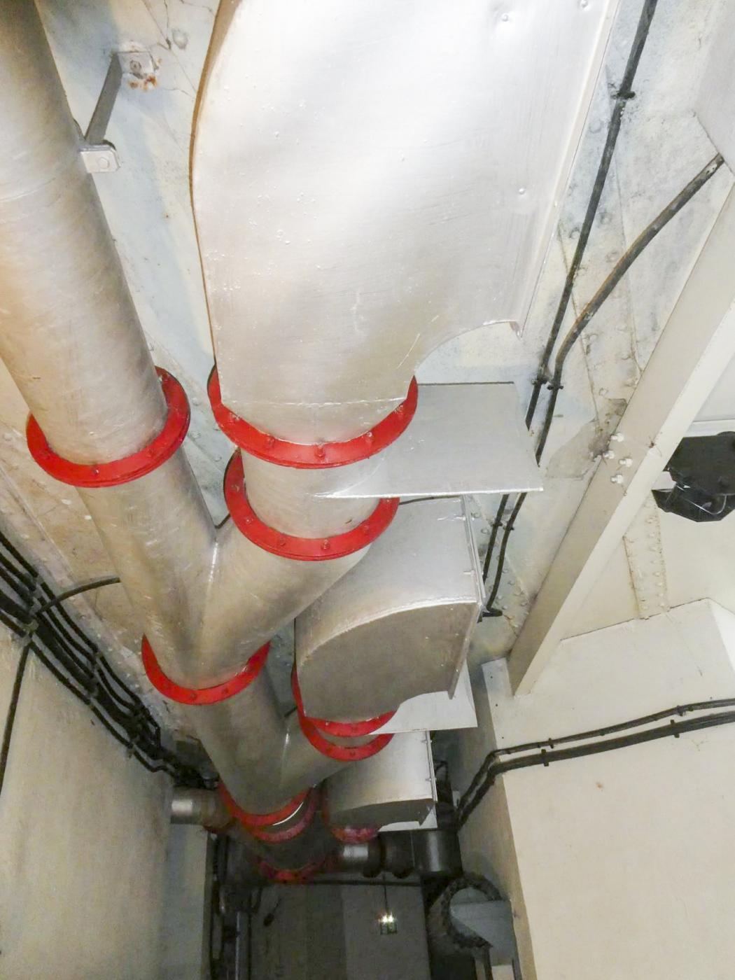 Ligne Maginot - SAINTE AGNES (SAG) - EO9 - (Ouvrage d'artillerie) - Bloc 2
Ventilation de l'étage - Daniel ELLENA - Philippe CUNY