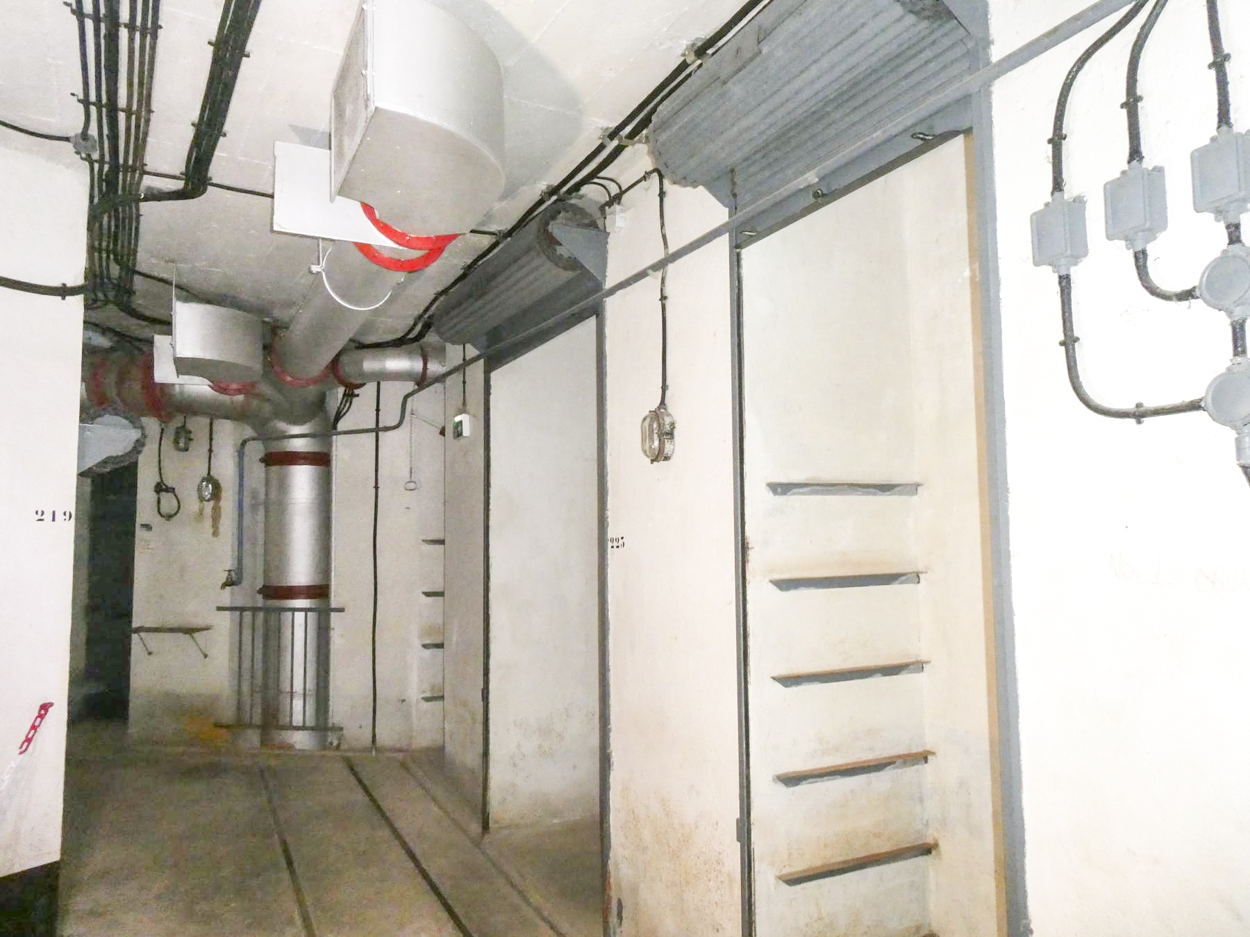 Ligne Maginot - SAINTE AGNES (SAG) - EO9 - (Ouvrage d'artillerie) - Bloc 2
Magasin - Daniel ELLENA - Philippe CUNY