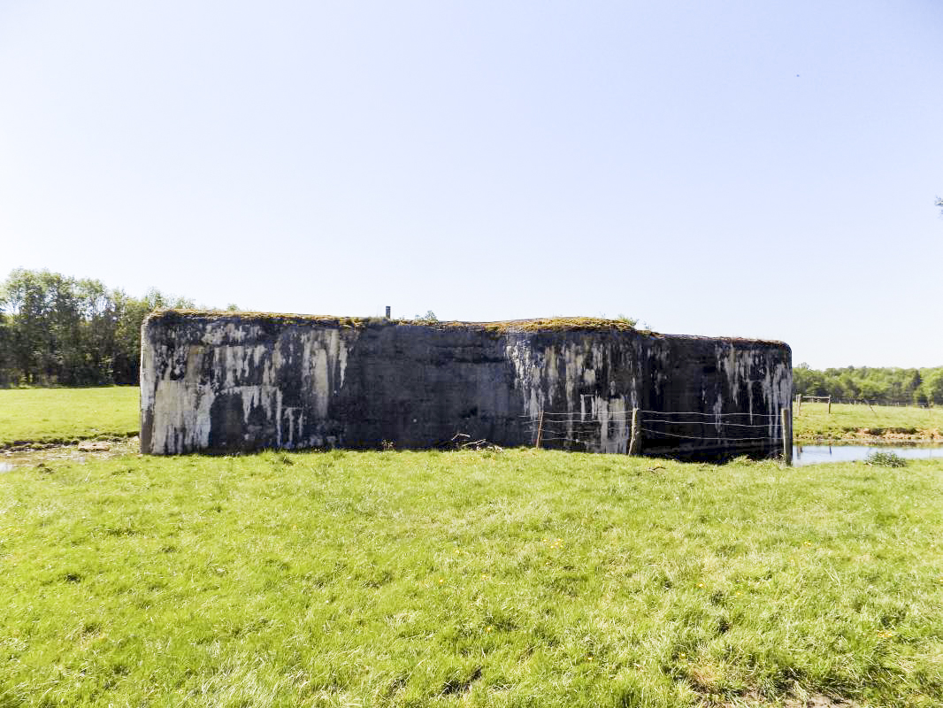 Ligne Maginot - CEZF-20  - LA BRIQUETTERIE - (Casemate d'infanterie - double) - Face frontale - R Tucker