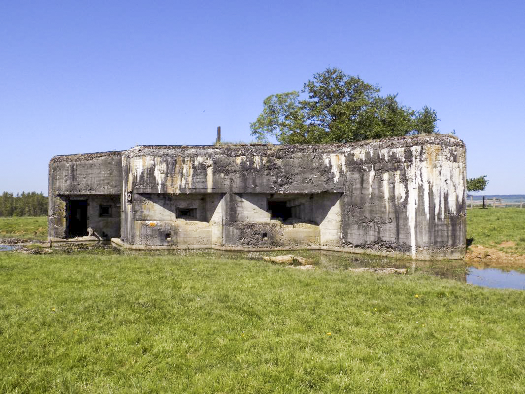 Ligne Maginot - CEZF-20  - LA BRIQUETTERIE - (Casemate d'infanterie - double) - Face droite - R Tucker