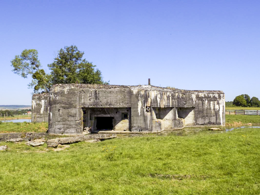 Ligne Maginot - CEZF-20  - LA BRIQUETTERIE - (Casemate d'infanterie - double) - Face droite et l'arrière - R Tucker