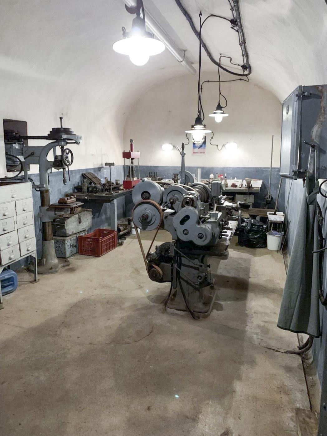 Ligne Maginot - AGAISEN (AN) - E03 - (Ouvrage d'artillerie) - Atelier du genie - Daniel ELLENA - Philippe CUNY