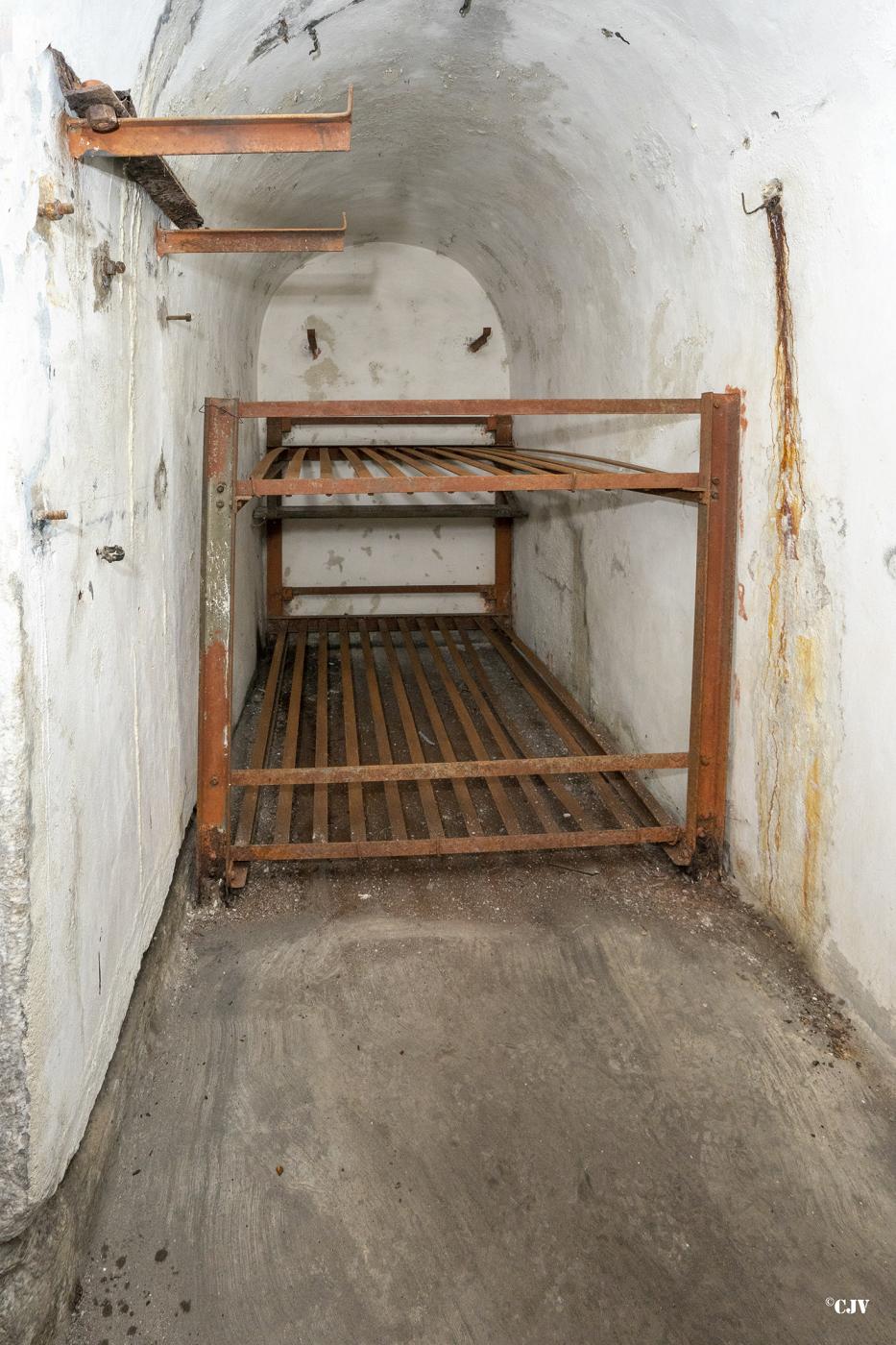 Ligne Maginot - MONTGENEVRE (BARRAGE RAPIDE) - (Blockhaus pour arme infanterie) - Chambre de repos - Lia VERMEULEN