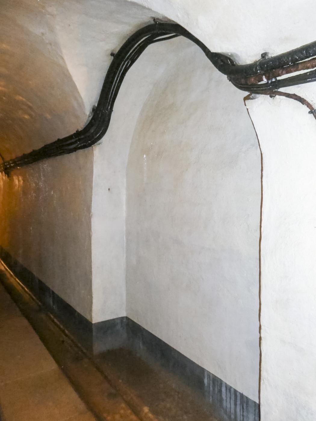 Ligne Maginot - BARBONNET (BT) - (Ouvrage d'artillerie) - Départ de galerie bouchée qui devait relier l'ouvrage avec le fort Suchet - Daniel ELLENA - Philippe CUNY