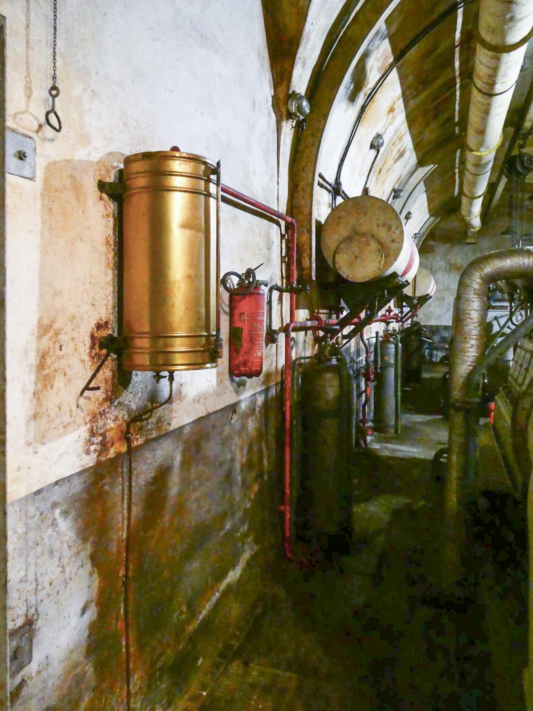 Ligne Maginot - BARBONNET (BT) - (Ouvrage d'artillerie) - Usine électrique
Réservoir journalier du CLM - Daniel ELLENA - Philippe CUNY