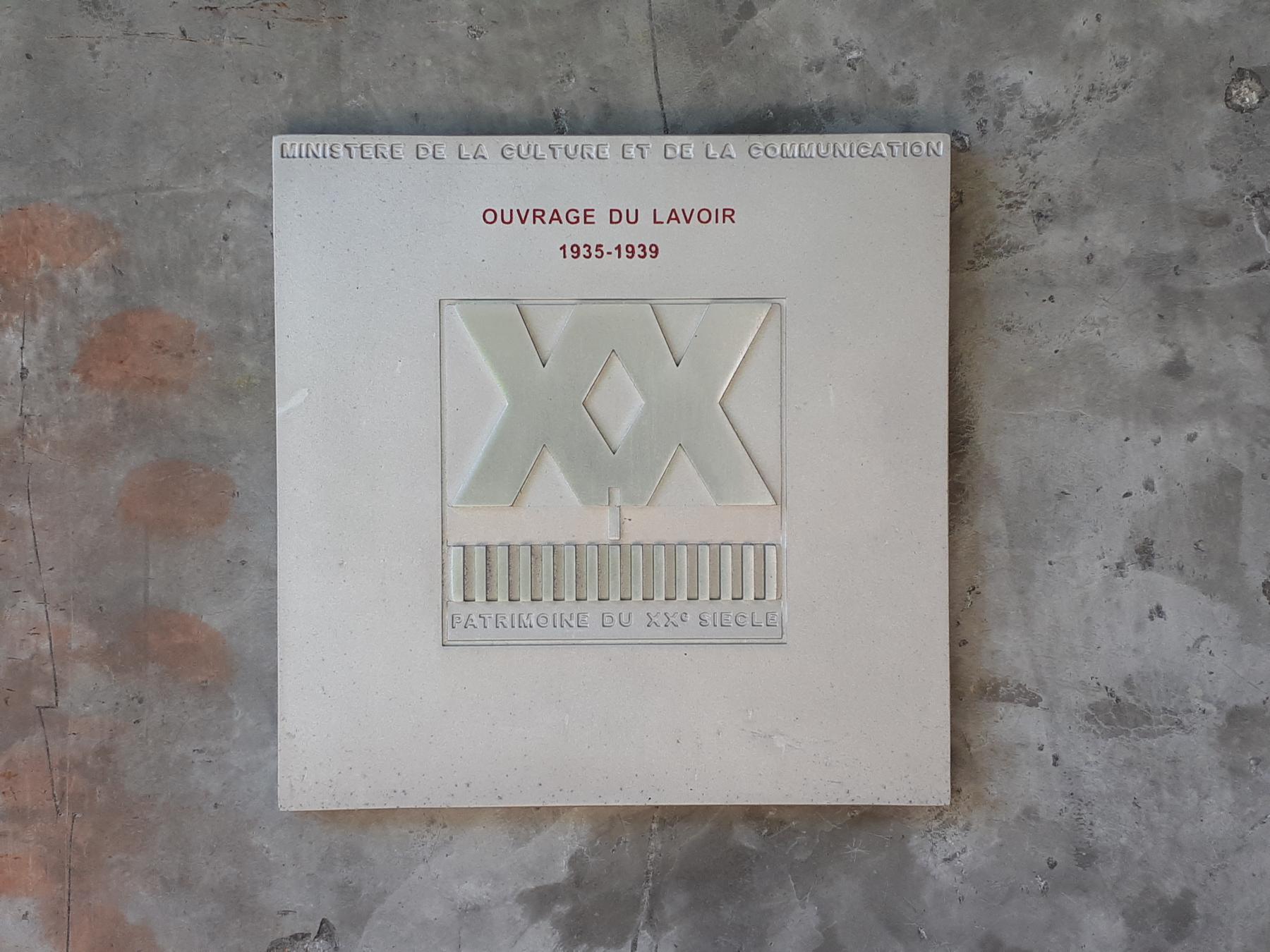 Ligne Maginot - LAVOIR - (Ouvrage d'artillerie) - Entrée munitions
Plaque du ministère de la culture et de la communication - Gregory Fuchs