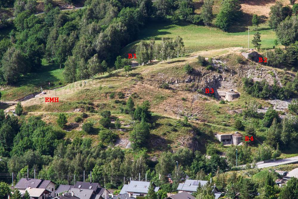 Ligne Maginot - SAINT GOBAIN - (Ouvrage d'infanterie) - L'ouvrage de St Gobain vu depuis les dessus du bloc 1 de l'ouvrage de St Antoine - Michel Teiten