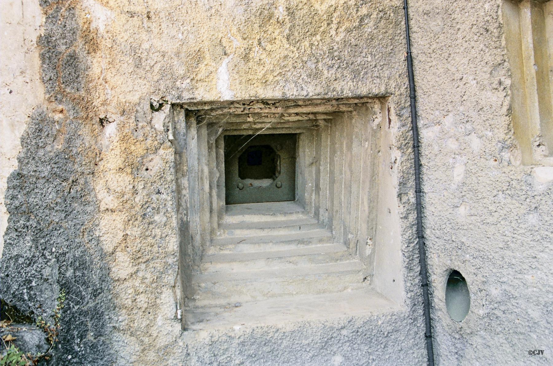 Ligne Maginot - BARBONNET (BT) - (Ouvrage d'artillerie) - Créneau de défense de l'entrée - Lia VERMEULEN