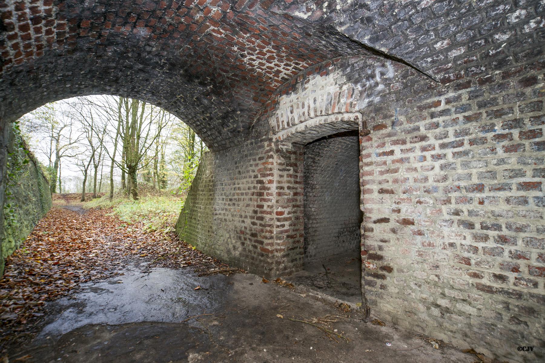 Ligne Maginot - B431 - CONDE 11 - (Blockhaus pour arme infanterie) - L'accès au blockhaus - Lia VERMEULEN