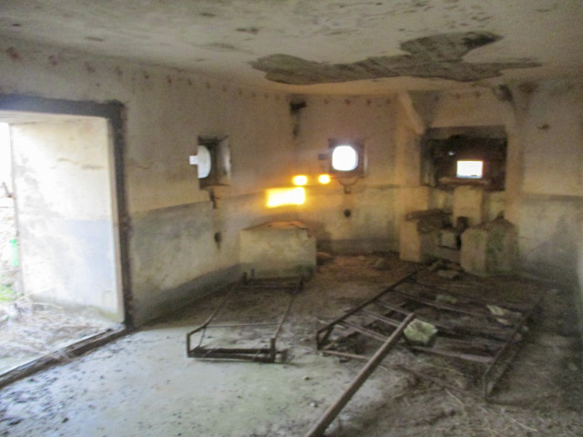 Ligne Maginot - B484 - STATION DE CURGIES - (Blockhaus pour canon) - Intérieur du blockhaus. - Smardz Félix