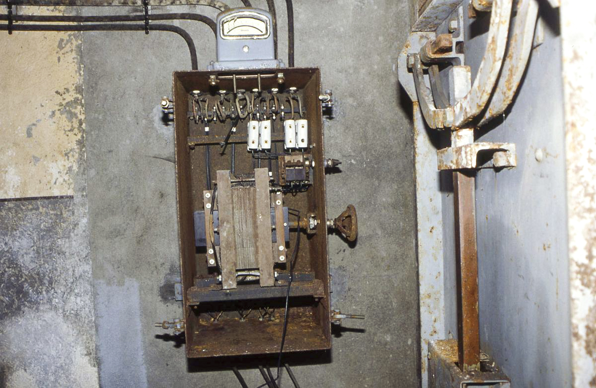 Ligne Maginot - COLMING - X33 - (Abri actif) - Transformateur pour l'alimentation du projecteur. - Valentin Hemmert