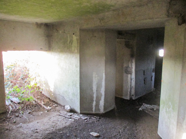 Ligne Maginot - B521 - STATION DE WARGNIES - (Blockhaus pour canon) - Intérieur du blockhaus. - Smardz Félix