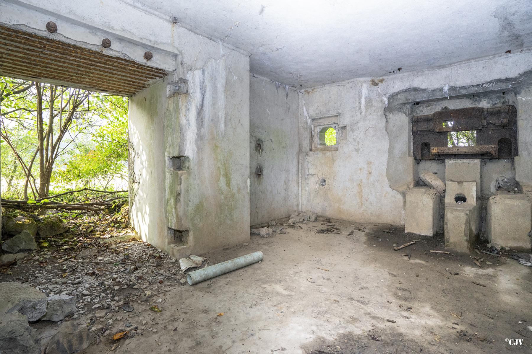 Ligne Maginot - B490 - CURGIES SUD-EST - (Blockhaus pour canon) -  - Lia VERMEULEN