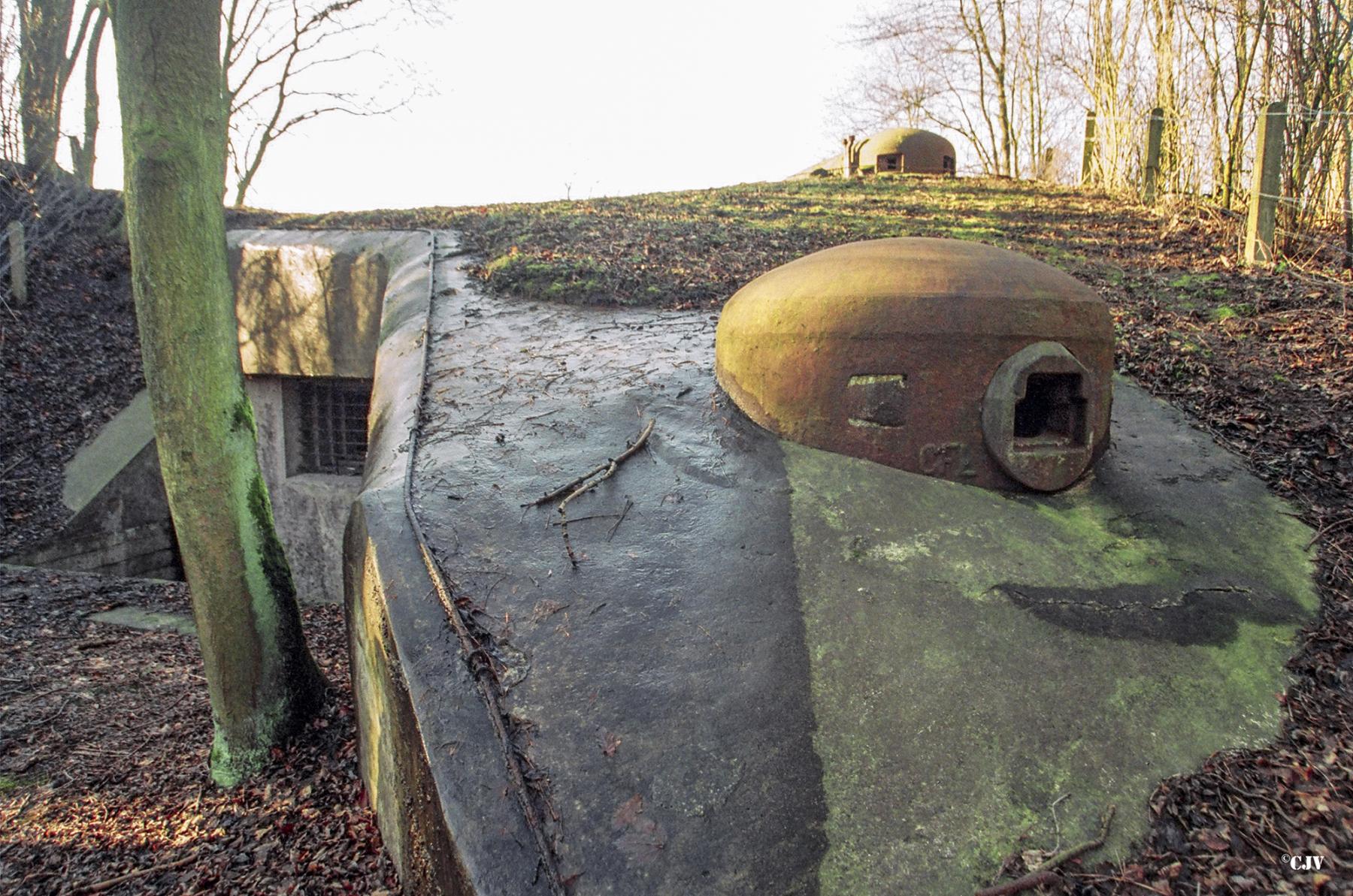 Ligne Maginot - NOTRE DAME D'AMOUR - C1 - (Casemate d'infanterie - double) - Cloche AM et Cloche GFM - Caspar Vermeulen