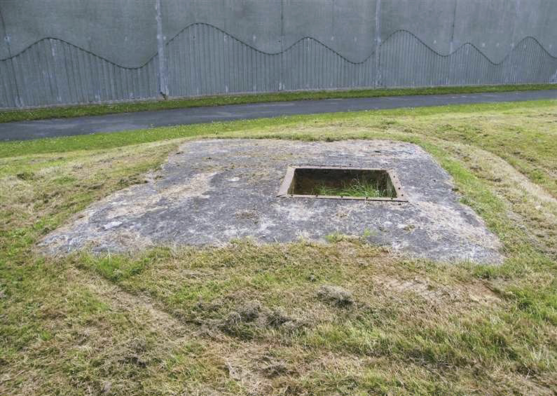 Ligne Maginot - 10 (Chambre de coupure) - La même aujourd'hui. - J-L. AUBLET et S. MAINGUIN
