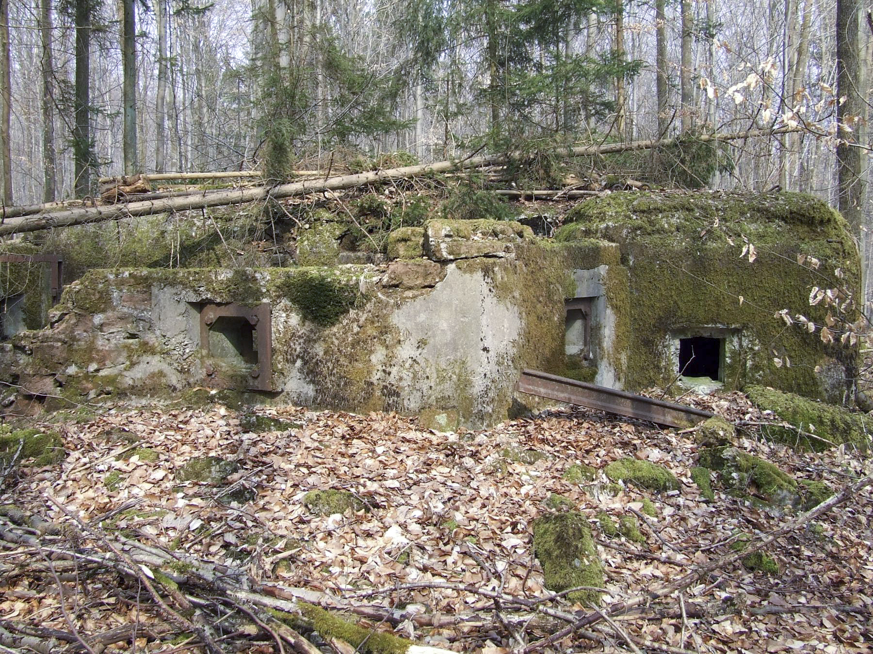 Ligne Maginot - NEUBACH 2 (AVANT POSTE) - (Blockhaus pour arme infanterie) - L'extension arrière pour FM. - STENGER Mathieu