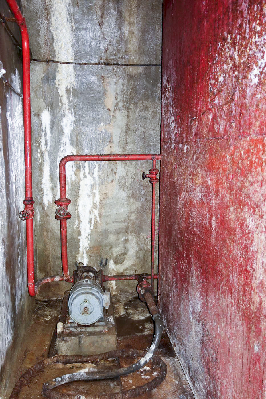 Ligne Maginot - LAVOIR - (Ouvrage d'artillerie) - Salle des citernes
Citernes à gasoil de l'usine - Michel Teiten