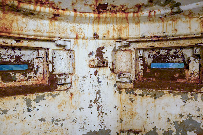 Ligne Maginot - LAVOIR - (Ouvrage d'artillerie) - Bloc 3
Cloche VDP
Créneaux à vision direct - ZEIG Marc