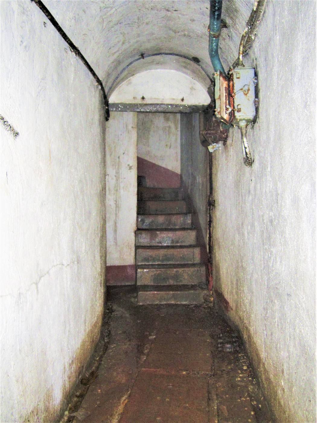 Ligne Maginot - LAVOIR - (Ouvrage d'artillerie) - Bloc 3
Pied de l'escalier - Gregory Fuchs