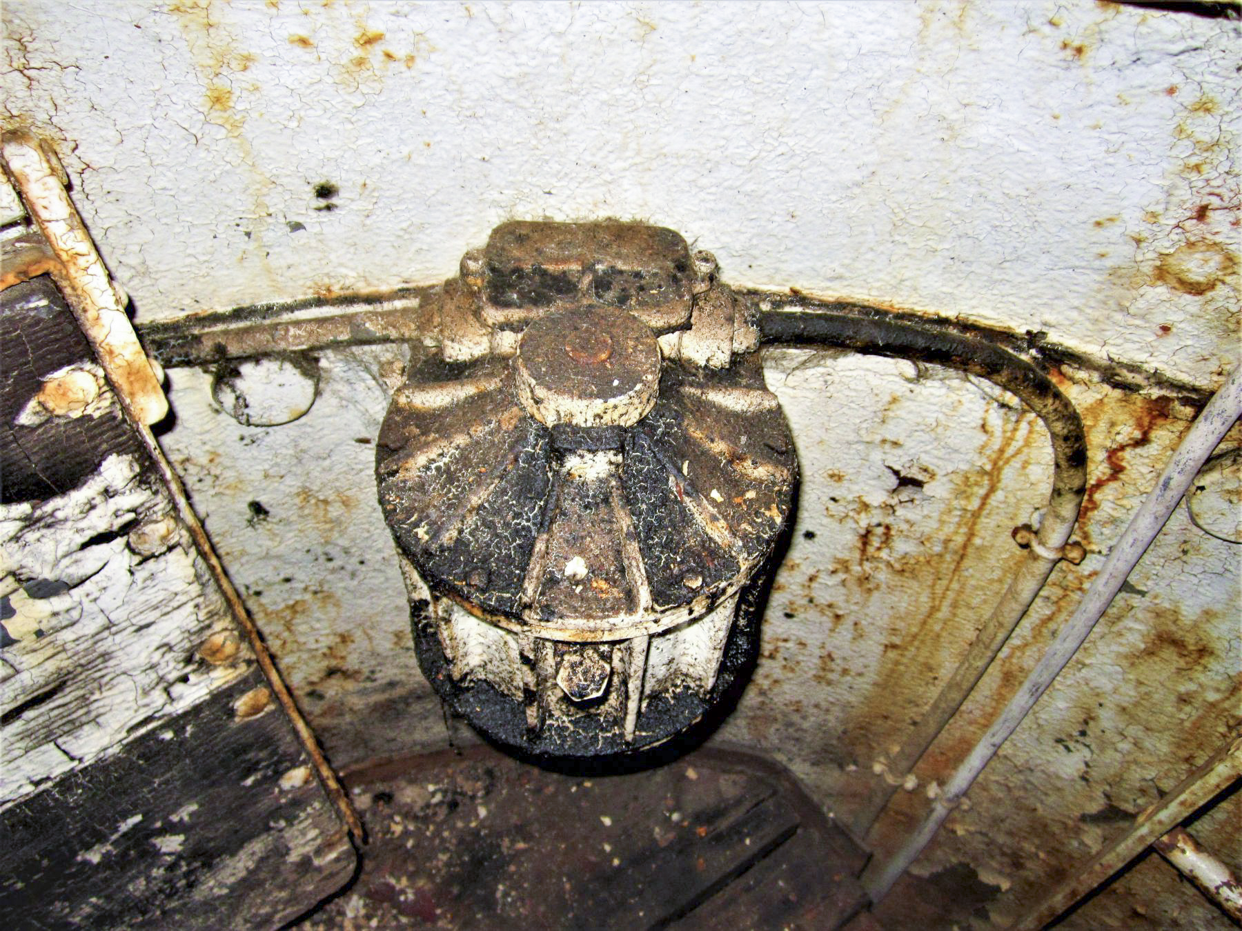 Ligne Maginot - LAVOIR - (Ouvrage d'artillerie) - Bloc 3
Cloche VDP 
Rhéostat d'éclairage - Gregory Fuchs