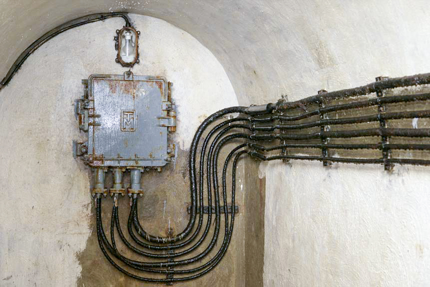 Ligne Maginot - LAVOIR - (Ouvrage d'artillerie) - Bloc 5
Etage inférieur
Répartiteur téléphonique du bloc - ZEIG Marc