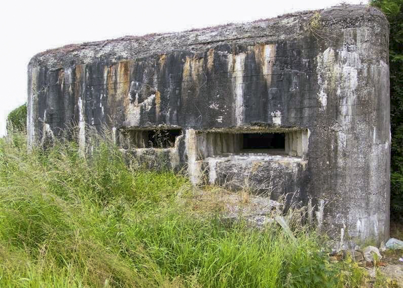 Ligne Maginot - CIMETIERE DE MAIRIEUX - (Blockhaus lourd type STG / STG-FCR - Simple) -  - J-L. AUBLET et S. MAINGUIN