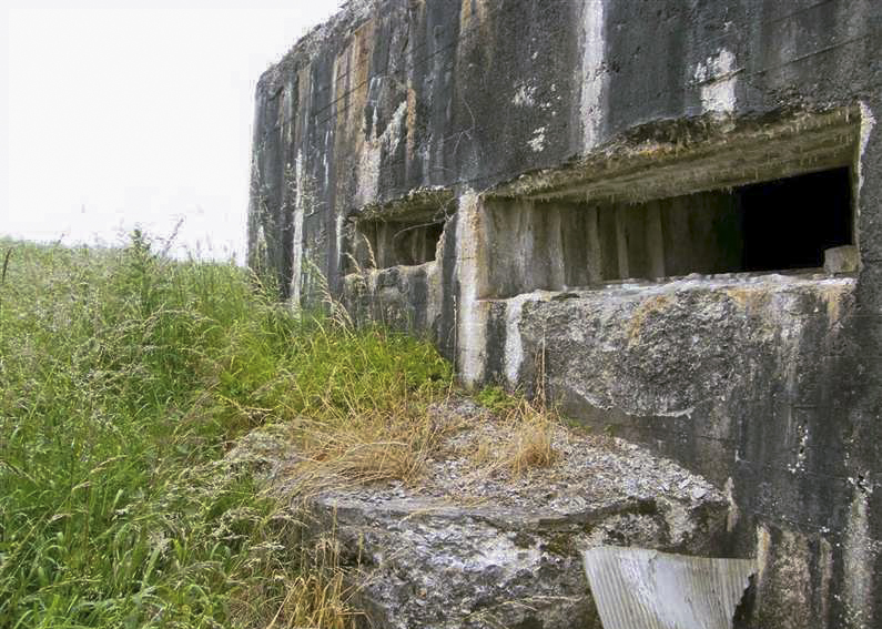 Ligne Maginot - CIMETIERE DE MAIRIEUX - (Blockhaus lourd type STG / STG-FCR - Simple) -  - © Jean-Louis AUBLET & Sylvie MAINGUIN