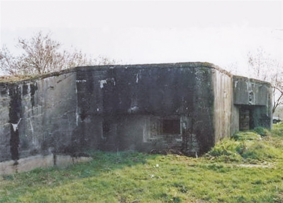 Ligne Maginot - C16 - GOMMEGNIES OUEST - (Casemate d'infanterie) -  - AALMA - www.lignemaginot.com