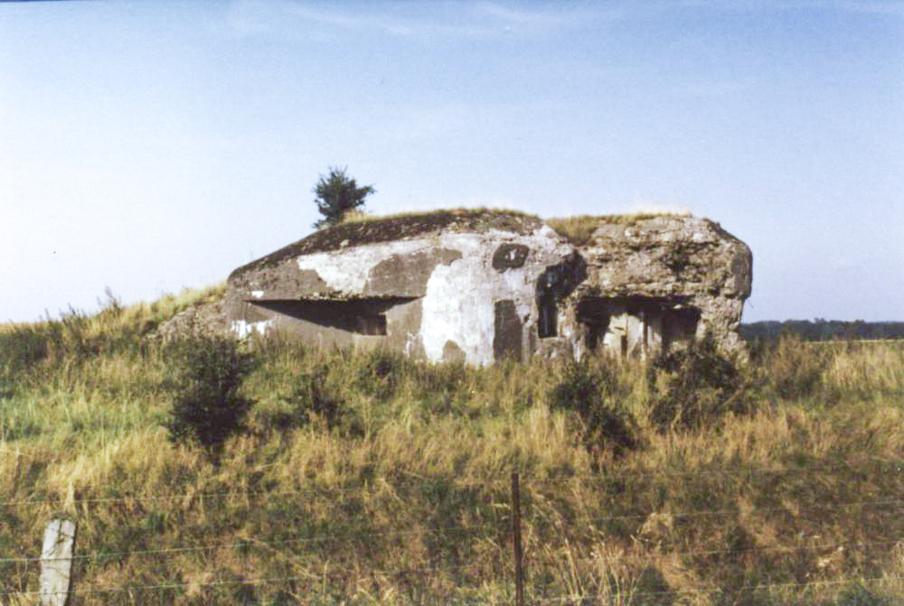 Ligne Maginot - B541 - PERCHE ROMPUE - (Blockhaus pour canon) - Vue du Sud-Ouest. - legarsdunord